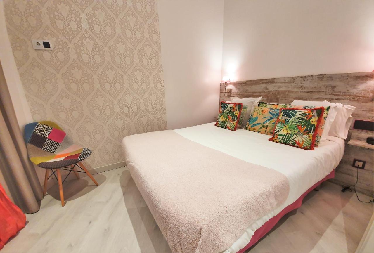 One-Bedroom Apartment with Terrace,988112110:JPEG